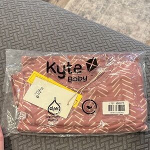 NIB Kyte Baby Dusty Rose Herringbone 2 piece pajama set 2T